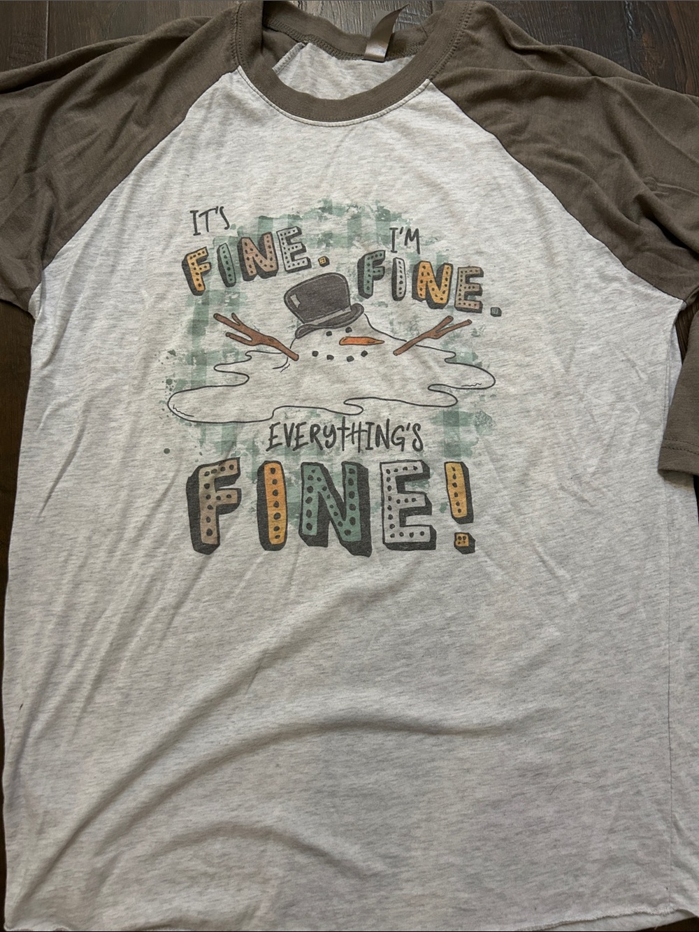 Graphic Raglan Tee "Everything's Fine" - Beige Gray & Heather baseball style tee